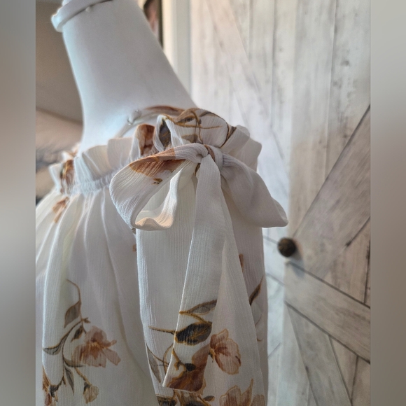Iris Cream and Brown Floral Off-Shoulder Blouse - Picture 3 of 7